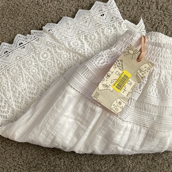 Lace skirt - Picture 2 of 2